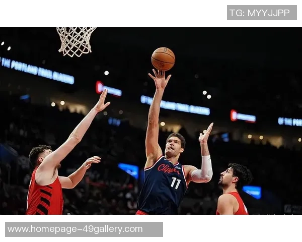 布鲁克洛佩斯：从NBA巨星到篮球战术革新者的成长之路